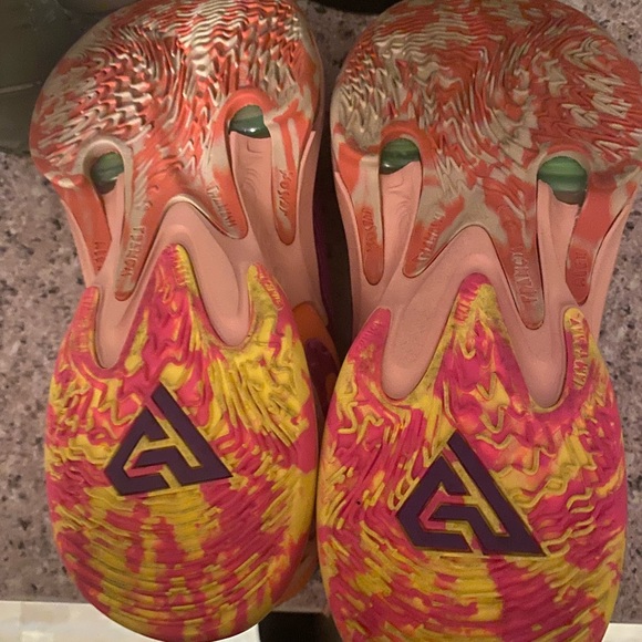 Nike Freak shoes. Size 9. Only worn inside twice. - Picture 6 of 7